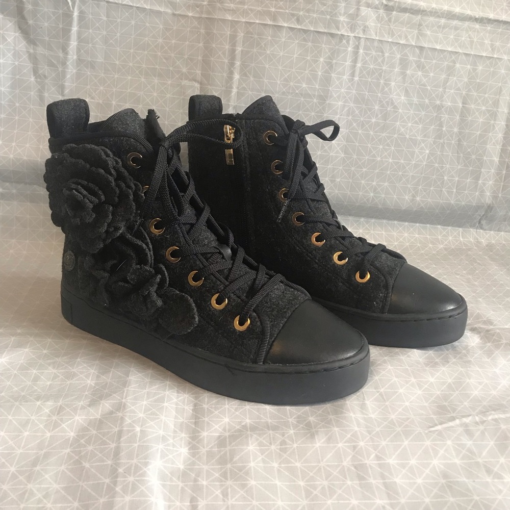 SueComma Bonnie SCB Black Felt Floral Embellished Sneakers 8.5
